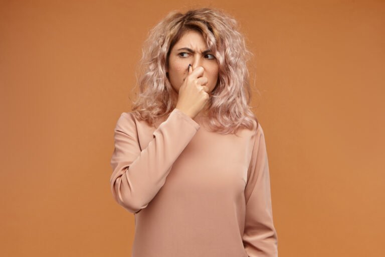 hemorrhoids leak and smell reaction image